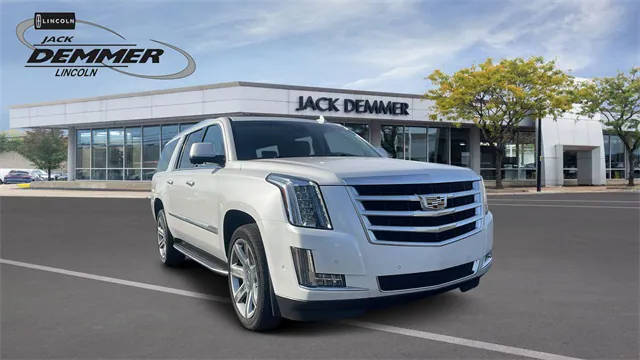 2017 Cadillac Escalade ESV Luxury 4WD photo