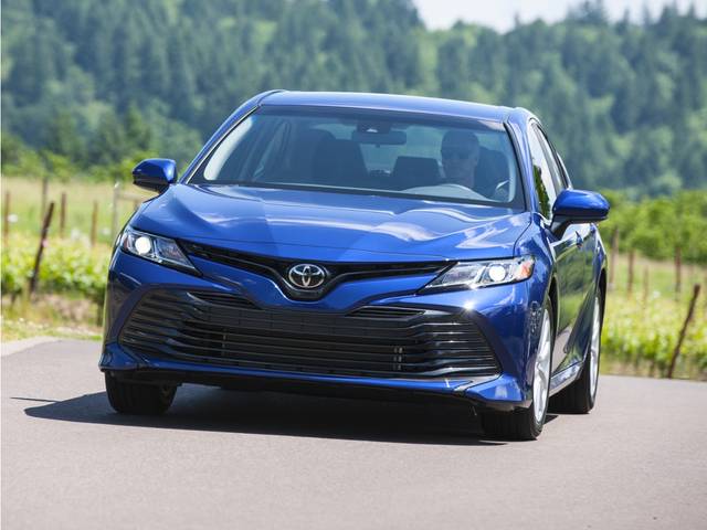 2018 Toyota Camry XLE FWD photo