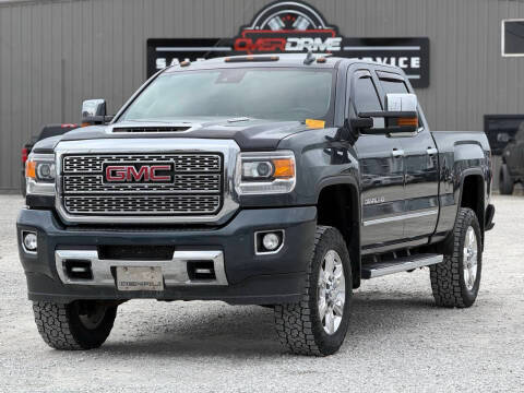 2018 GMC Sierra 2500HD Denali 4WD photo