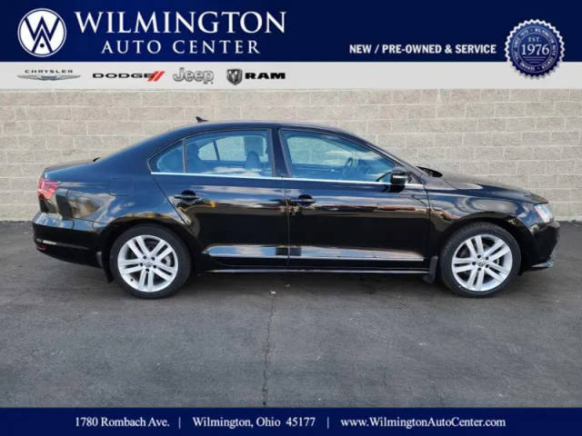 2017 Volkswagen Jetta 1.8T SEL FWD photo