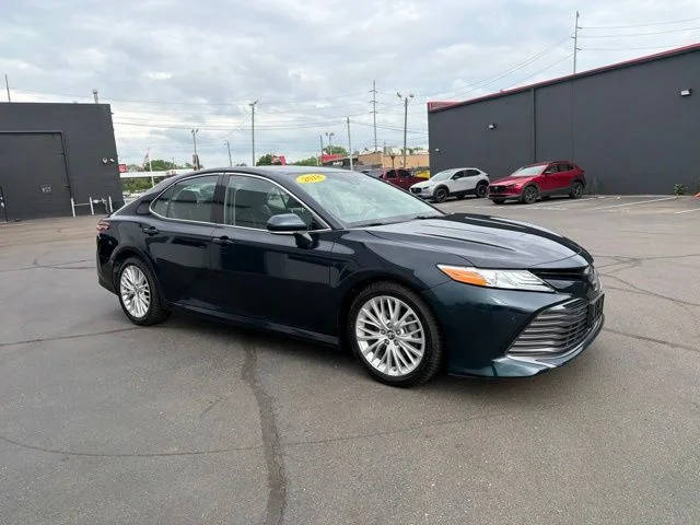 2018 Toyota Camry XLE FWD photo
