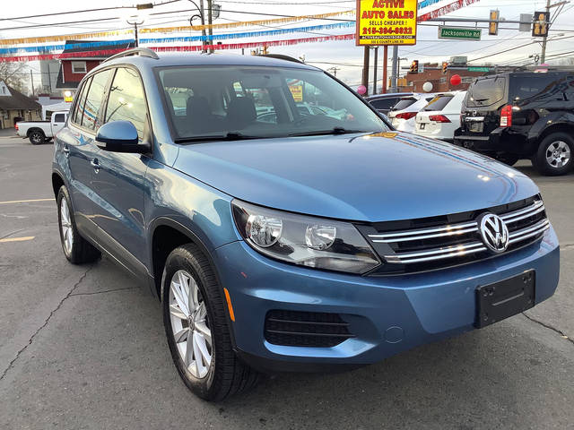 2017 Volkswagen Tiguan  AWD photo