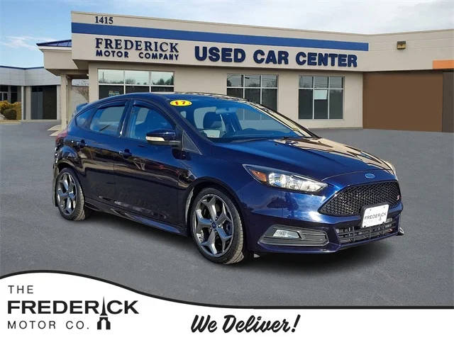 2017 Ford Focus ST FWD photo