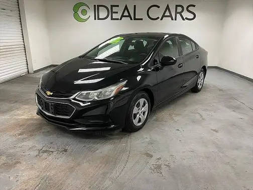 2017 Chevrolet Cruze LS FWD photo