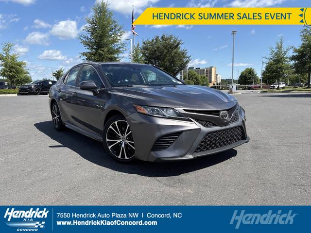 2018 Toyota Camry SE FWD photo