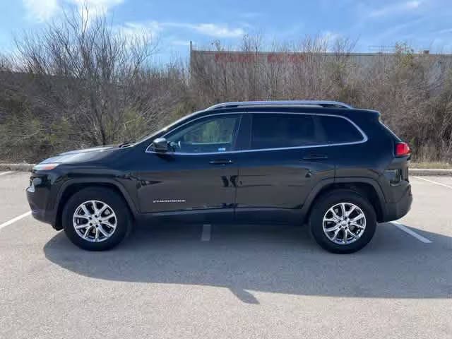 2016 Jeep Cherokee Latitude 4WD photo