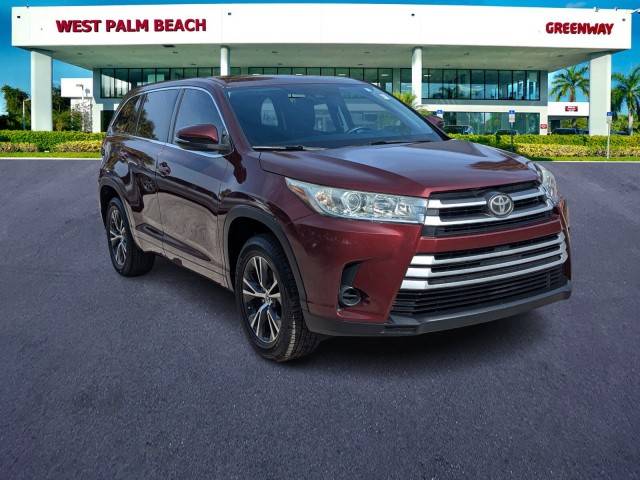 2017 Toyota Highlander LE FWD photo