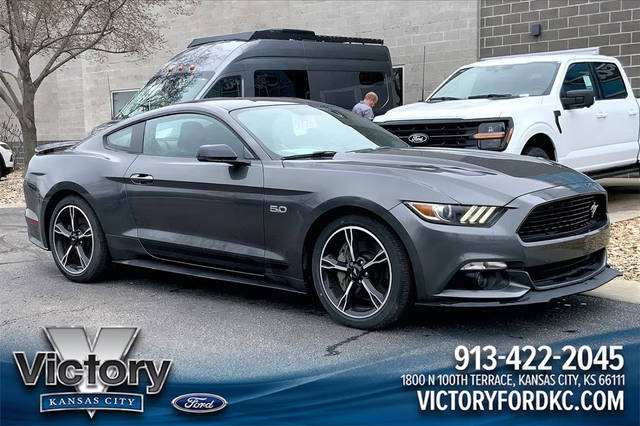 2017 Ford Mustang GT RWD photo