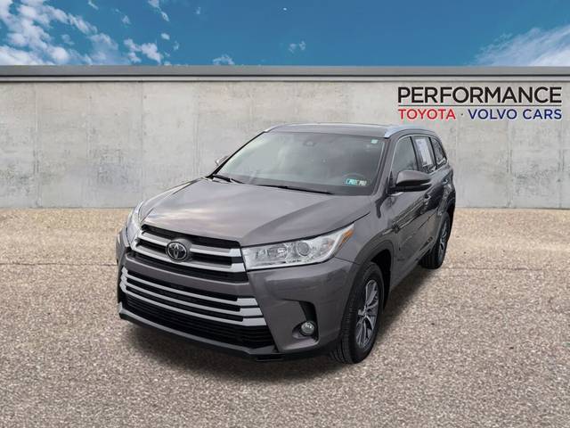 2017 Toyota Highlander XLE AWD photo
