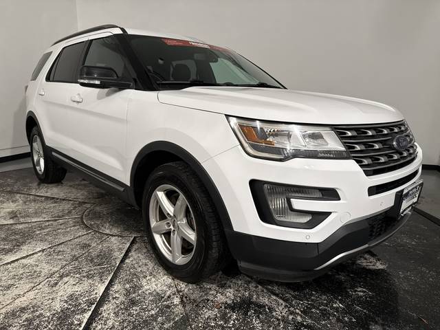 2017 Ford Explorer XLT 4WD photo