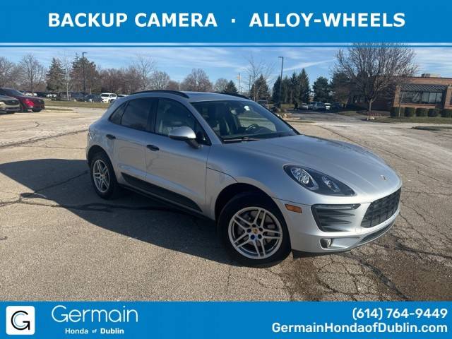 2018 Porsche Macan  AWD photo