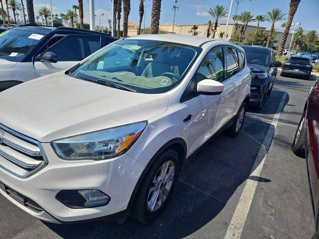 2017 Ford Escape SE FWD photo