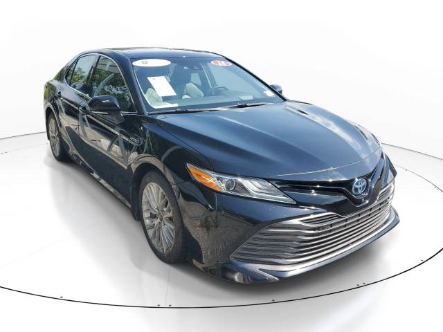 2018 Toyota Camry Hybrid XLE FWD photo