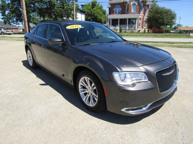 2018 Chrysler 300 Touring RWD photo