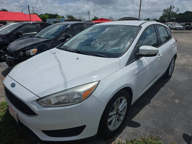 2017 Ford Focus SE FWD photo