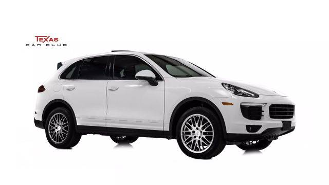 2016 Porsche Cayenne  AWD photo
