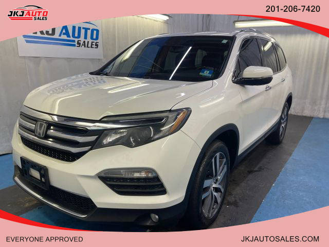 2017 Honda Pilot Touring AWD photo