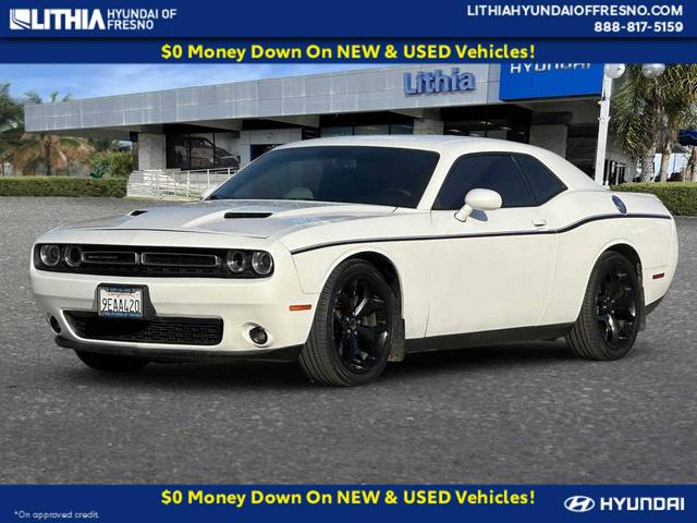 2018 Dodge Challenger SXT Plus RWD photo