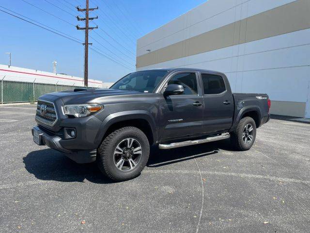 2017 Toyota Tacoma TRD Sport RWD photo