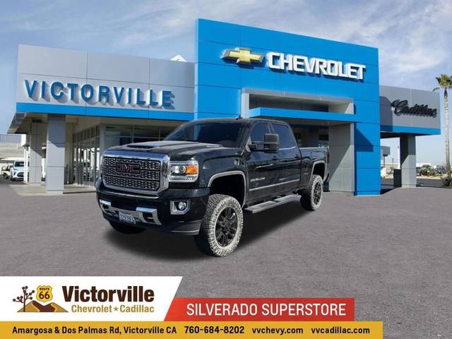 2018 GMC Sierra 2500HD Denali 4WD photo