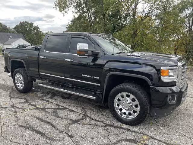 2018 GMC Sierra 2500HD Denali 4WD photo