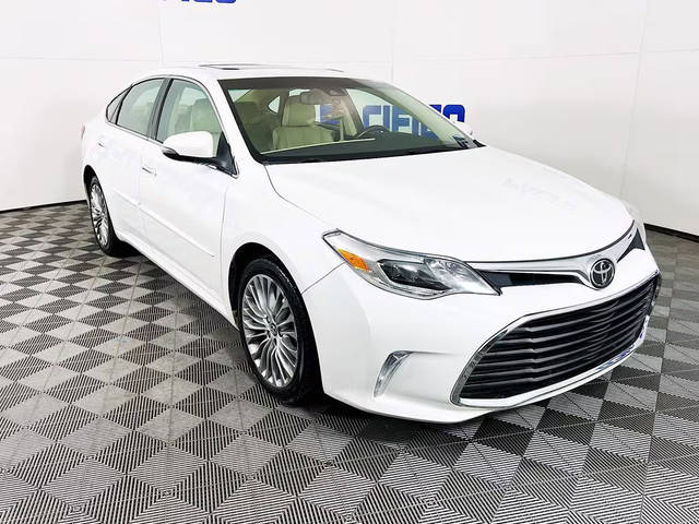2018 Toyota Avalon Limited FWD photo