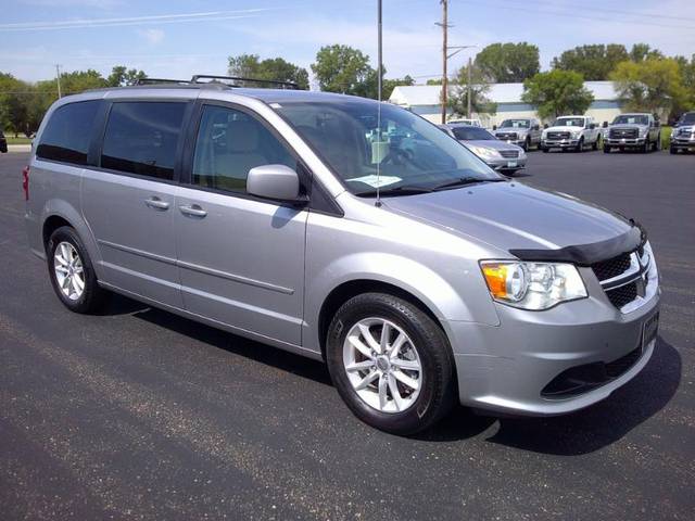 2016 Dodge Grand Caravan SXT FWD photo