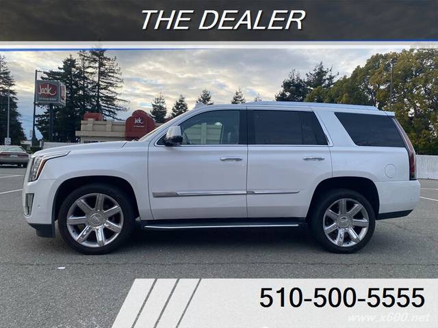 2017 Cadillac Escalade Luxury RWD photo