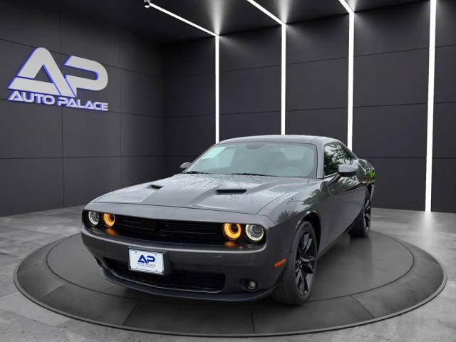 2018 Dodge Challenger SXT Plus RWD photo