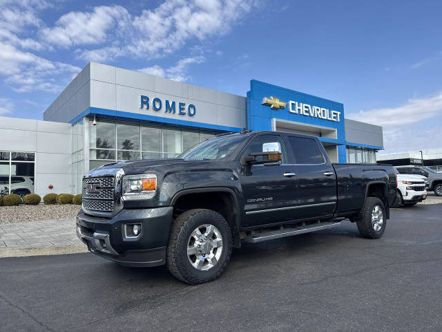 2018 GMC Sierra 3500HD Denali 4WD photo