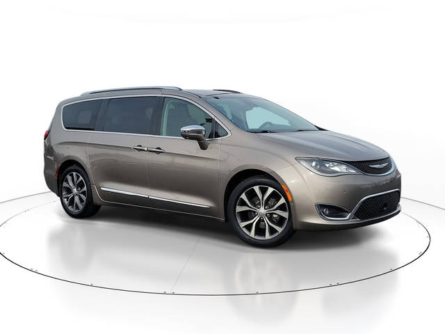 2018 Chrysler Pacifica Minivan Limited FWD photo