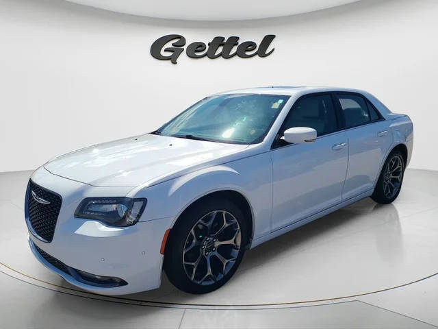 2018 Chrysler 300 300S RWD photo
