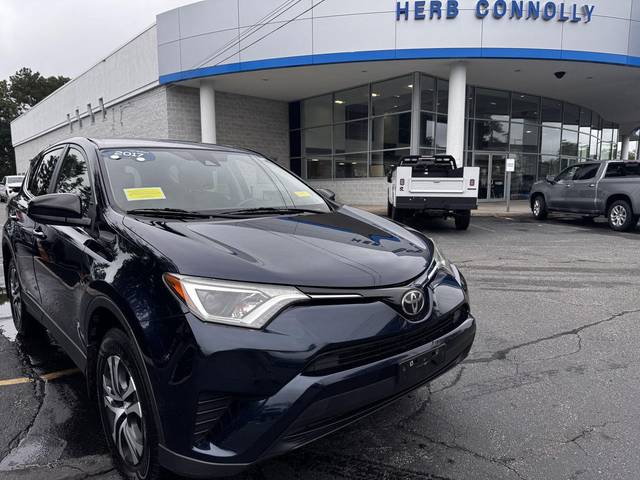 2017 Toyota RAV4 LE AWD photo