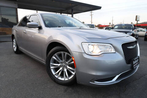 2018 Chrysler 300 Touring L RWD photo