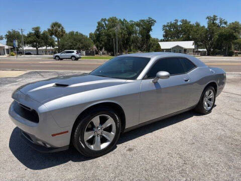 2017 Dodge Challenger SXT RWD photo