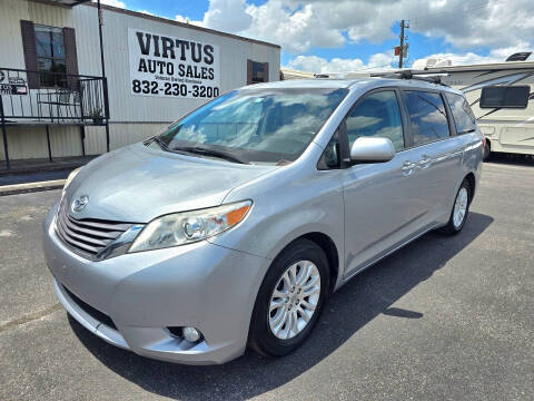 2016 Toyota Sienna XLE FWD photo