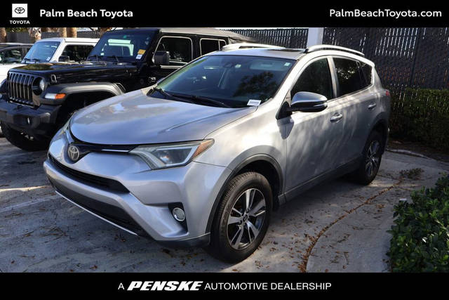 2017 Toyota RAV4 XLE FWD photo