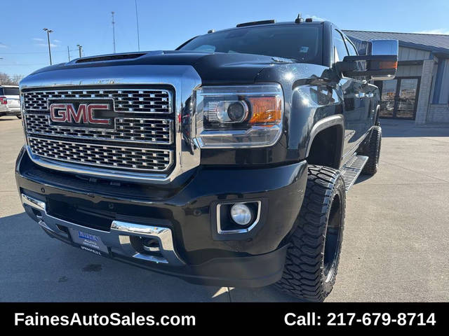 2018 GMC Sierra 2500HD Denali 4WD photo