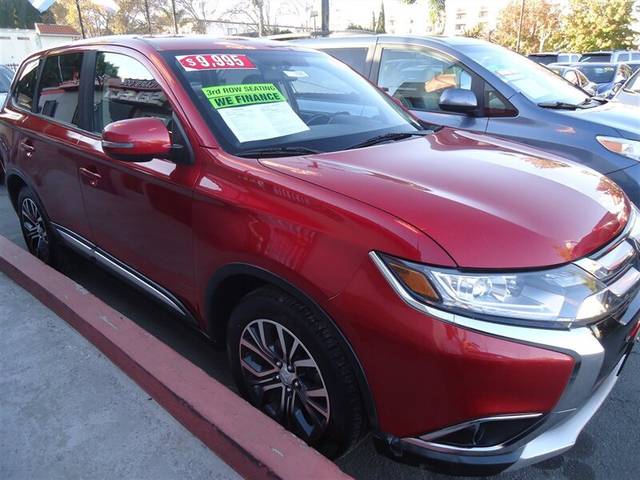 2017 Mitsubishi Outlander SE FWD photo