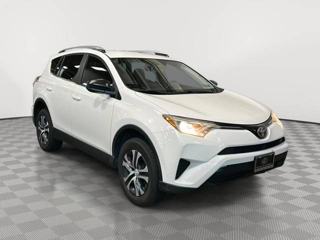 2018 Toyota RAV4 LE AWD photo