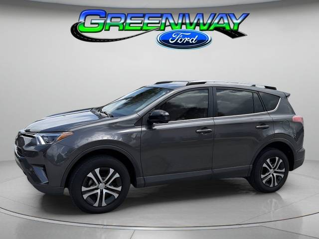 2017 Toyota RAV4 LE FWD photo