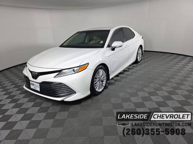 2018 Toyota Camry XLE FWD photo