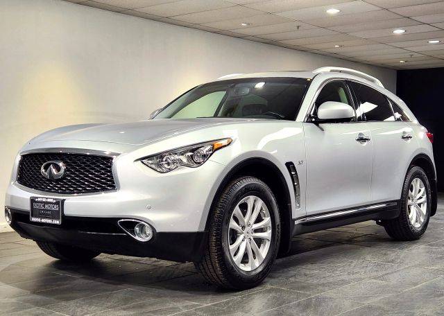 2017 Infiniti QX70  AWD photo