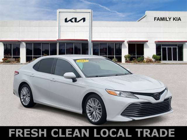 2018 Toyota Camry XLE FWD photo