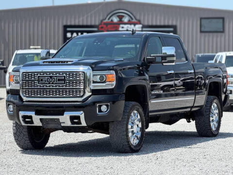 2018 GMC Sierra 2500HD Denali 4WD photo