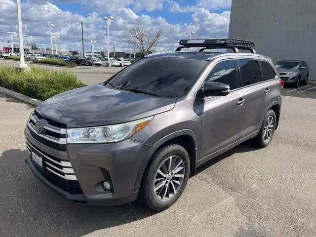 2017 Toyota Highlander XLE AWD photo