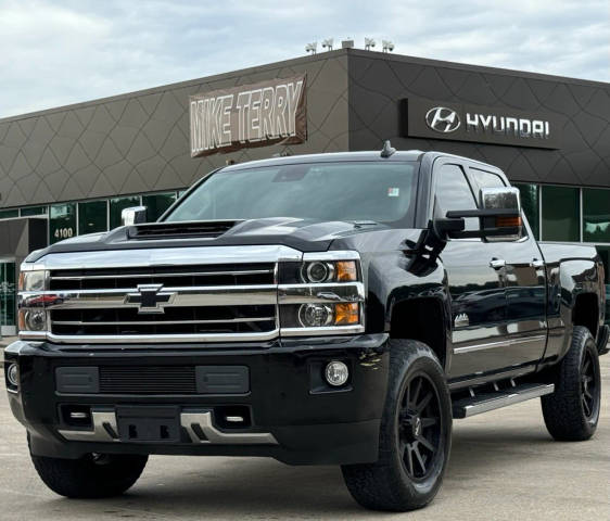 2018 Chevrolet Silverado 2500HD High Country 4WD photo