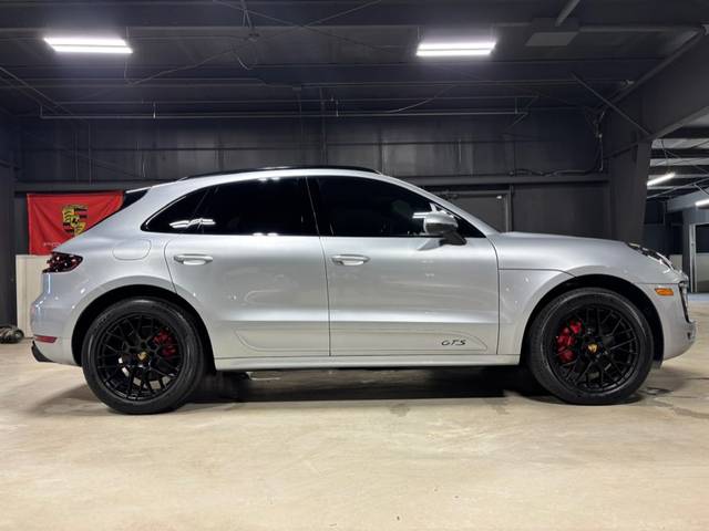 2018 Porsche Macan GTS AWD photo