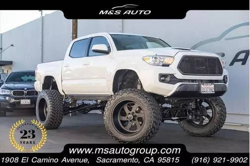 2017 Toyota Tacoma SR 4WD photo