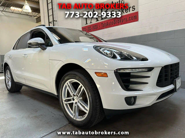 2018 Porsche Macan  AWD photo